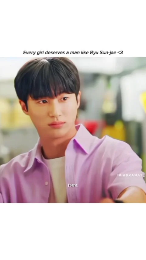 He's not just a green flag he's a green forest 🌳💚

.
#lovelyrunner #byeonwooseok #kimhyeyoon #kdramas #kdram