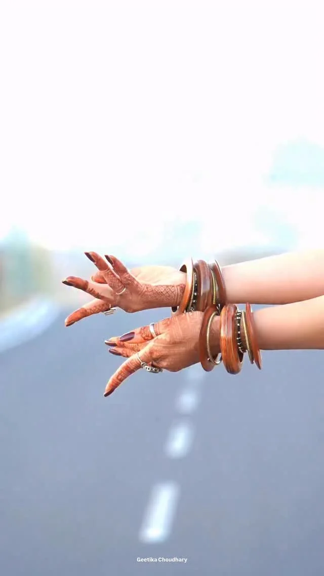 शेयर करो ❤️🧿

Outfit ~ @tater_silk_mills 

#geetikachoudhary #trending #rajasthan #trendingreels #jodhpur