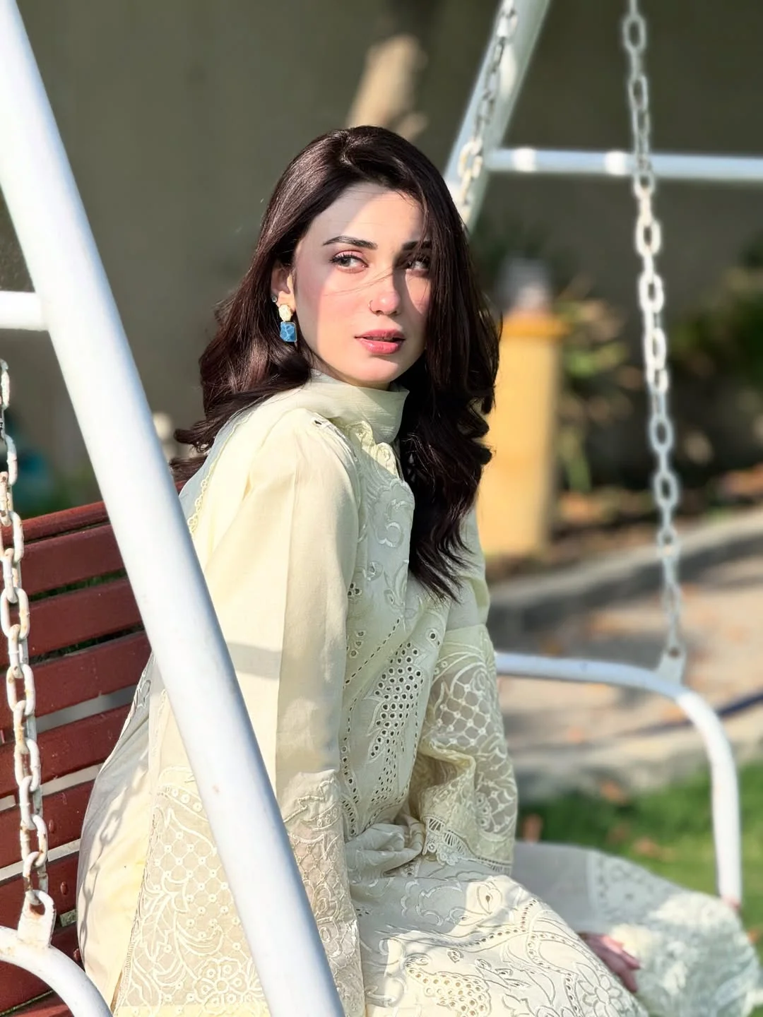 میری زندگی ہے تو 🫶🏻

Outfit: @sadasleekofficial 

#newpost #new #instagram #gram #white