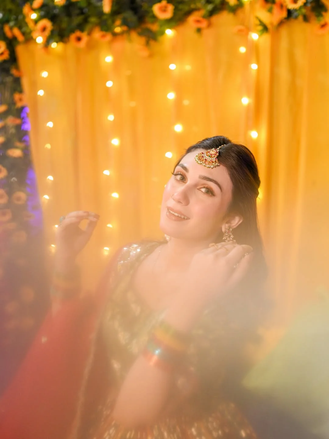 If Zindagi jhandwa phir bhi ghamandwa had a face 🤧❤️

Styled by : @stylebylaibaaa 
Outfit: @ihtishamwadood.of