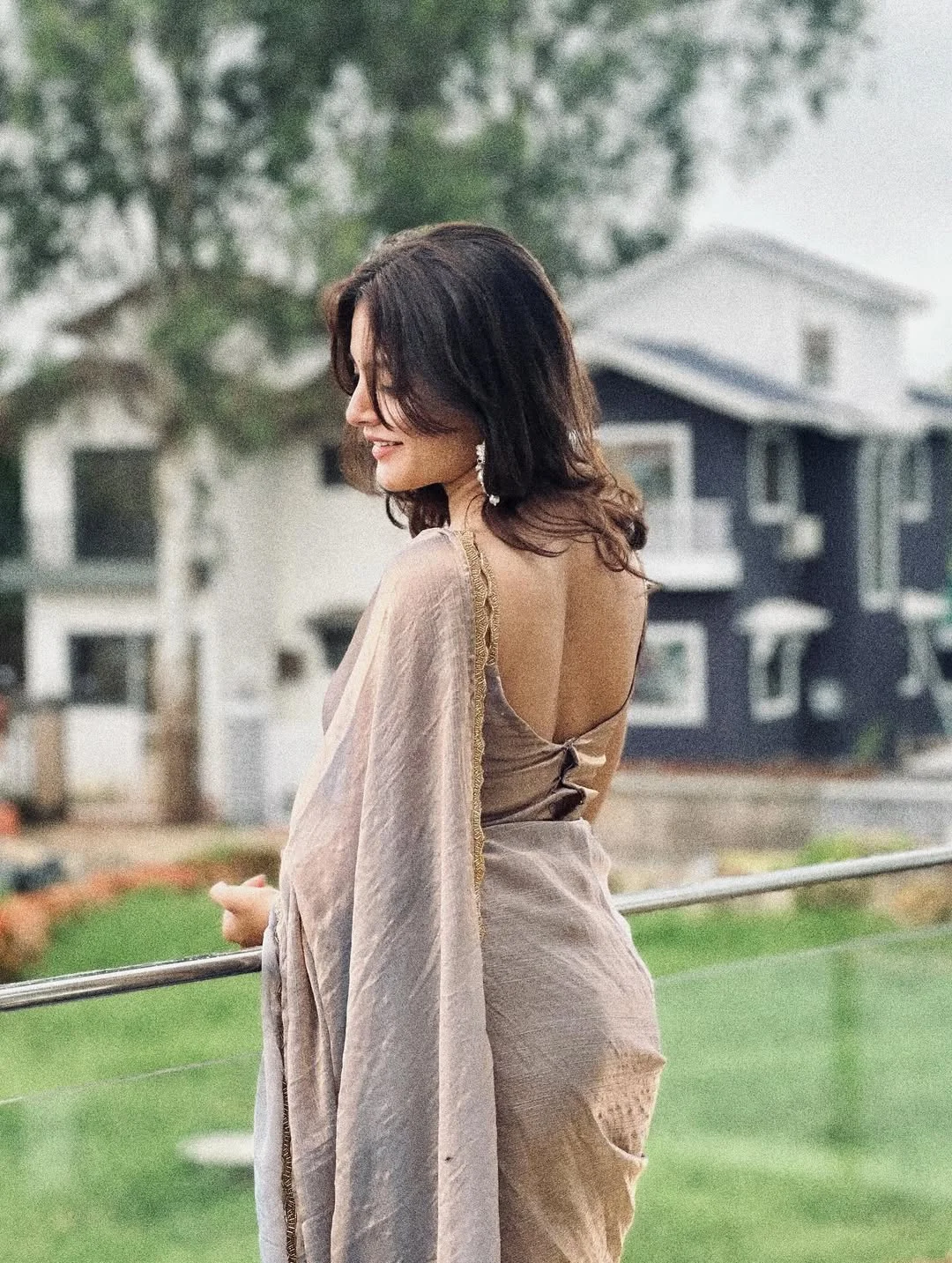 Wrapped in grace, tied with love.🤎
.
.
.
.
.
#aaryakulkarni #instagram #instapic #post #postoftheday #explore #instafashion