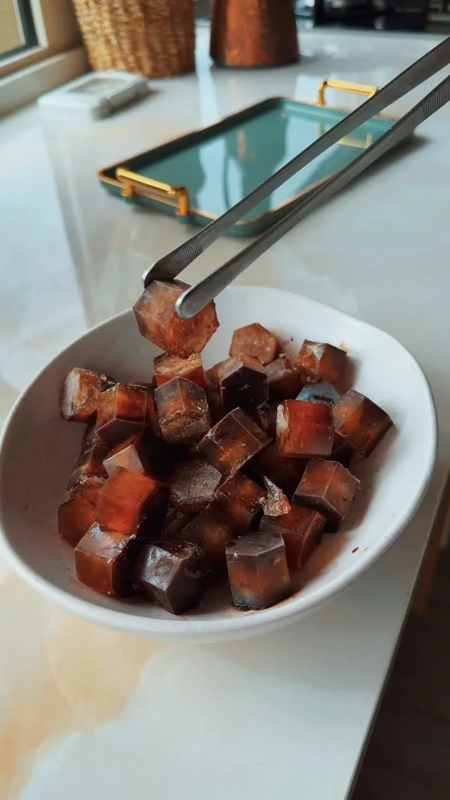 Ice coffee x Turkish coffee 🕺🏼 
ايس كوفي بن الحموي، كيفني معكن؟ 😍 
@hamwi_cafe 
.
.
.
.
.
.
.
.
#abirzkitch