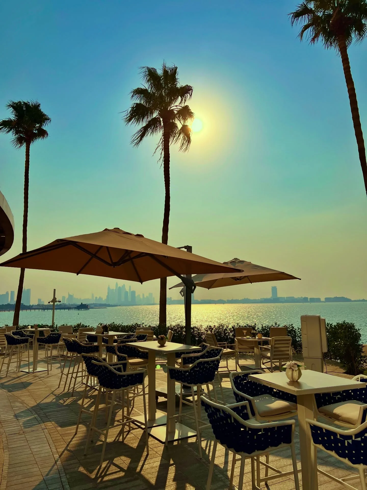 Highlights of my day in one #photodump….. 
.
.
.
.
.
#travelgram #akankshachamola #dubai #curvyfashion