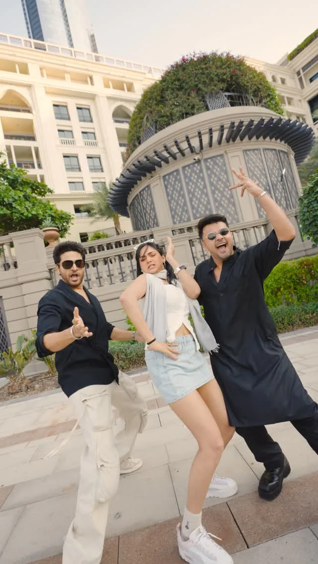 Kaise bani Chatni batao? Wrong answers only 🤪 #aag 

📍 @palazzoversacedubai 

#awezdarbarchoreography 
#daba