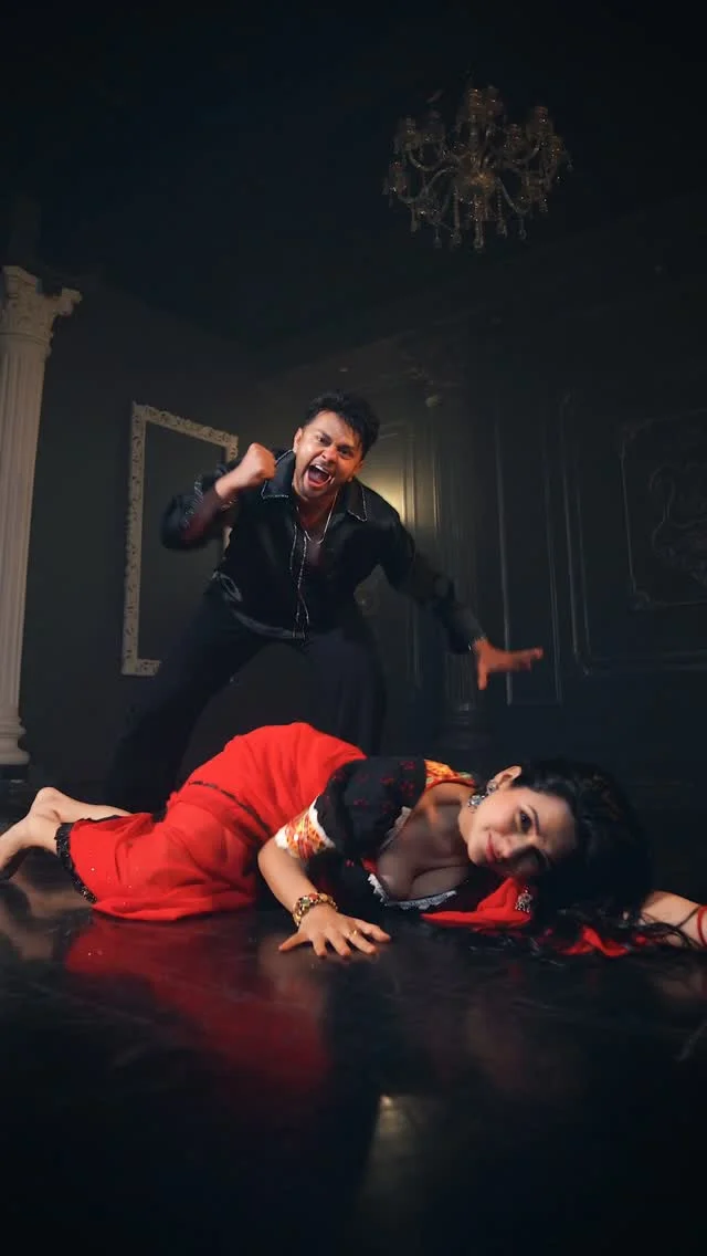 Arijit Singh, aap tension mat lo… Hum music industry sambhaal lenge 😎✌️

#newtalentedsingers Awez & Akansha �