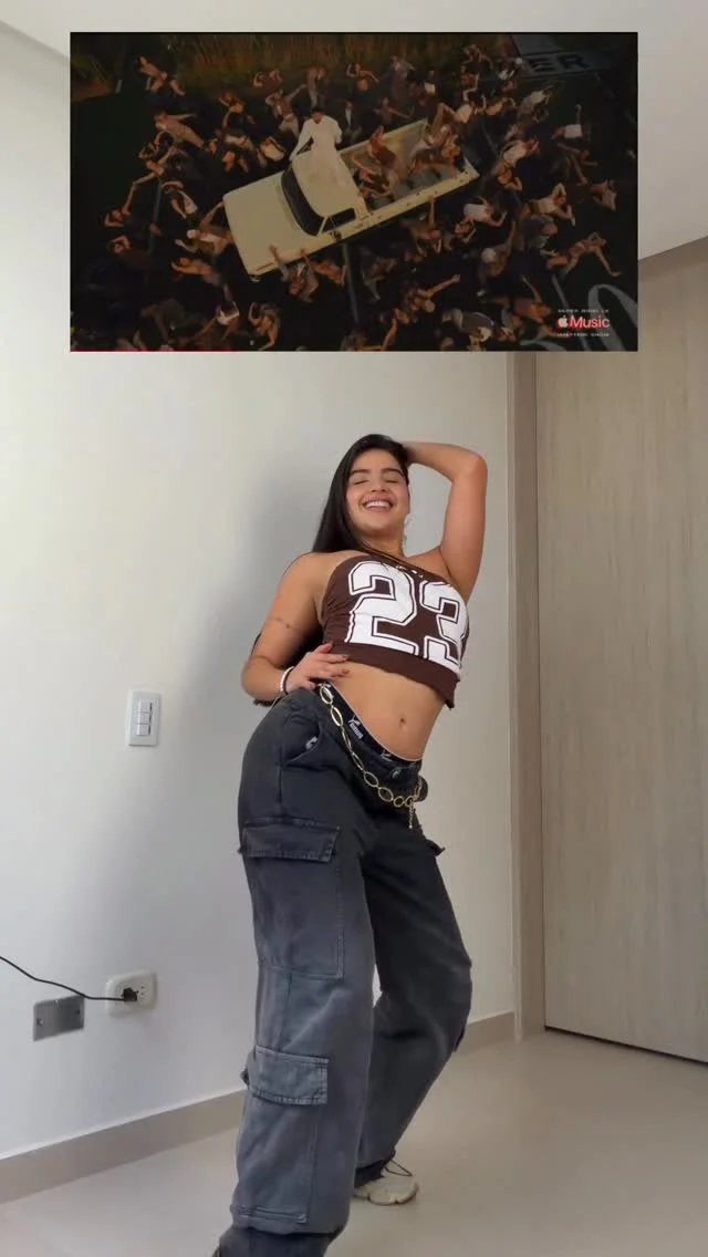 Aún no supero el Benito Bowl🏈💃🔥 
.
#reelsviral #baile #superbowl #superbowlhalftimeshow #badbunny