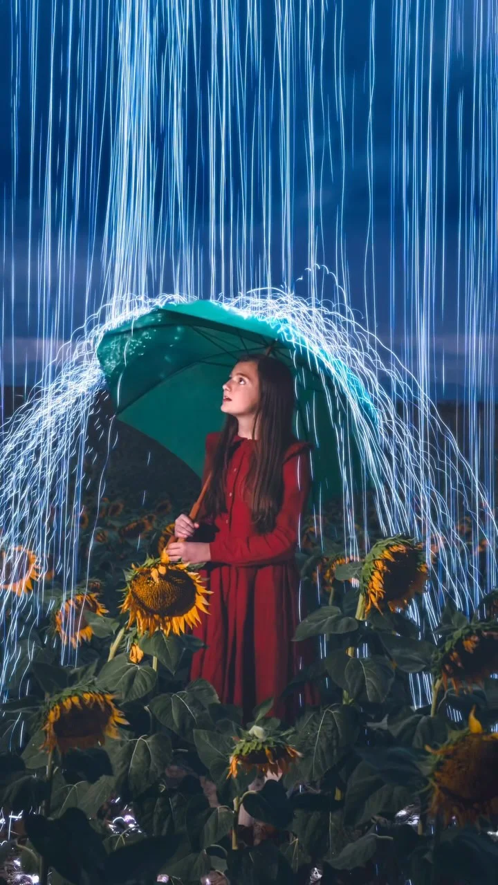 Here are a few light painting photos that I captured of our daughter, Emma, over the years 🥰 Which one is your favorite? ✨ 
.
.
.
.
.
.
#lightpaintingphotography #lightpainting #behindthescenes #creative_portraits #magical #creative #magicofchildhood #photoshoot #photographyart