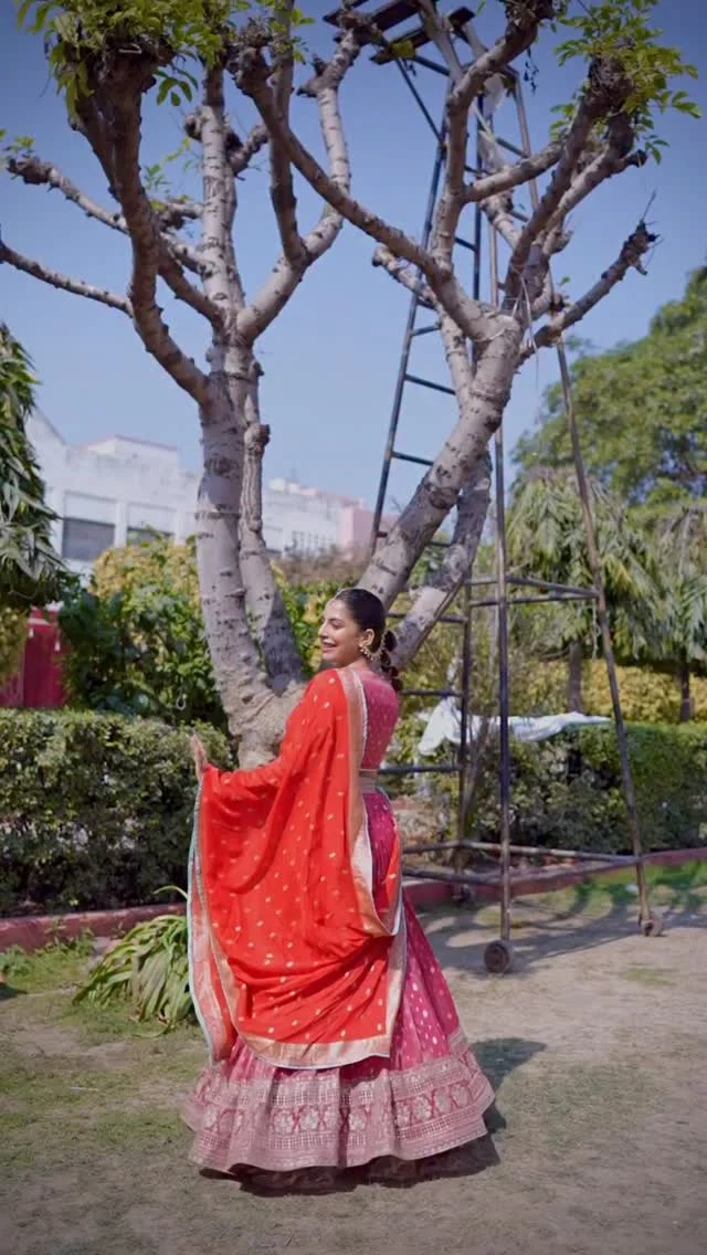 दीवाना दीवाना दुनिया कहने लगे🌙🪞✨
Thank you @epic_ankit__  for the beautiful capture🤌
.
.
#explore #samaptis